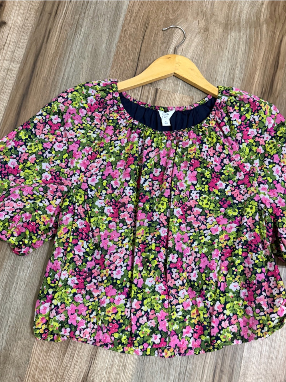 crown & ivy Floral Puff Sleeve Blouse in Pink & Green
